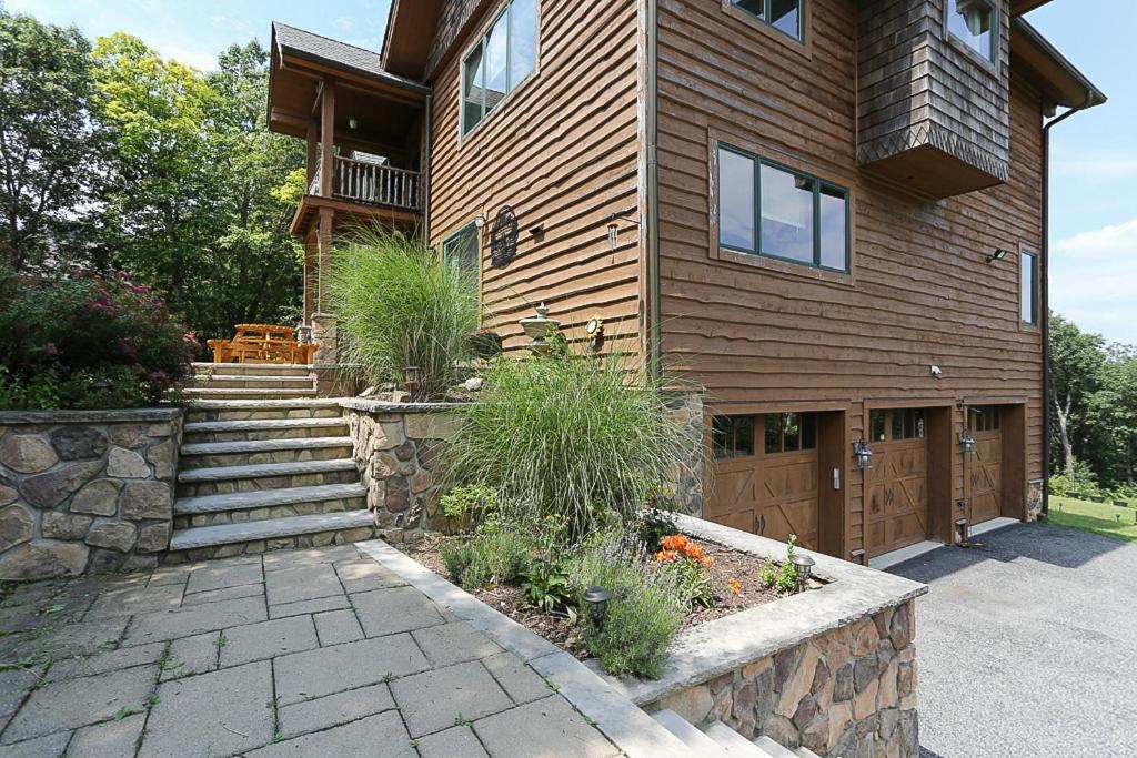 Secluded Mountain Home Firepits, Hot Tub, Sauna! Vernon Exterior photo